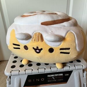 Cute Cinnamon Roll Plush Toy (Pusheen)